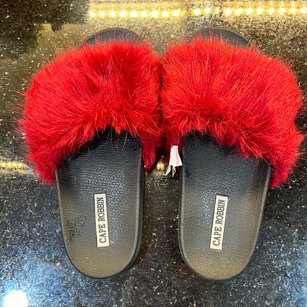 Adorable Red Fluffy Slippers/Flip Flops